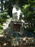 湯浅大宮顯國神社の忠魂碑