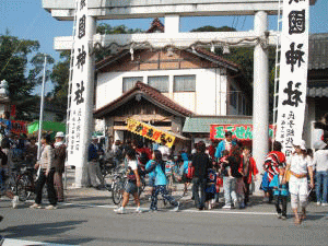 顯國神社の大鳥居