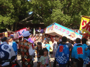 顯國神社の参道