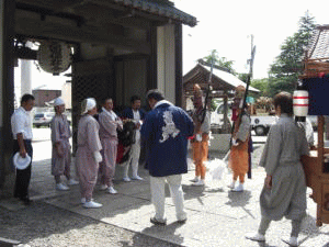 若宮祭渡御（三面獅子舞）