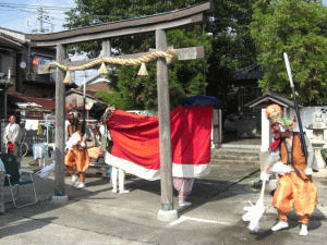 若宮祭渡御　三面獅子舞