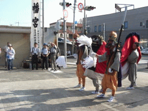 若宮祭渡御　三面獅子舞