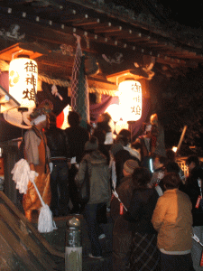 顯國神社の大晦日（御神矢先着200本授与）