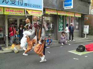 例祭渡御　三面獅子舞