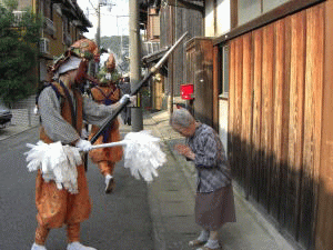 例祭渡御　三面獅子舞