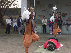 例祭御旅所　三面獅子舞